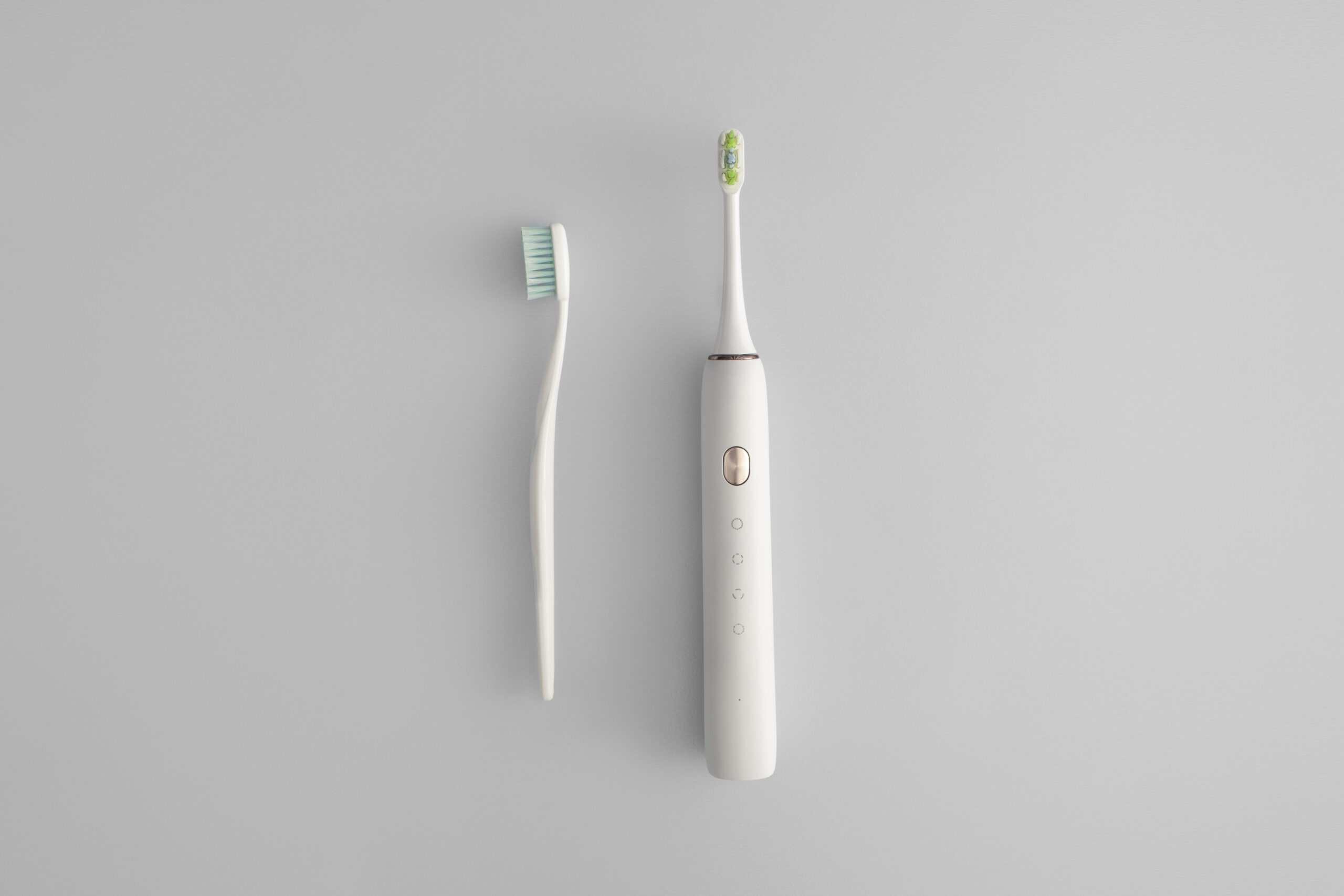 The Difference Between Manual and Electric Toothbrushes: Which Should You Choose?